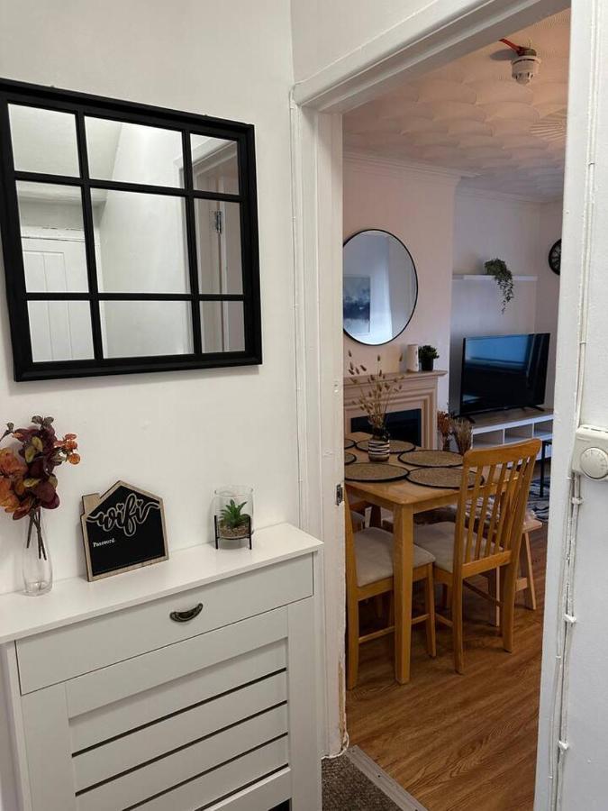 3 Bed Flat With Pool Table Apartment Кеймбридж Екстериор снимка